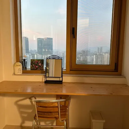 Stravely Skyline Apartment